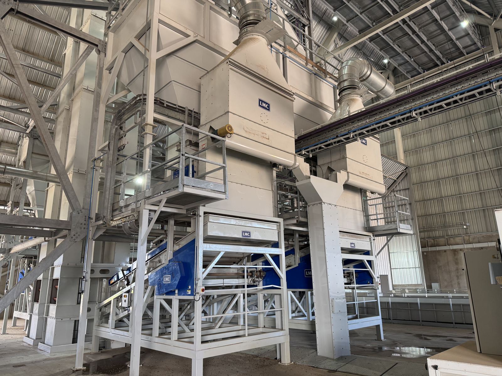 Planta de procesamiento de semillas con equipos LMC instalados por VIS Consul